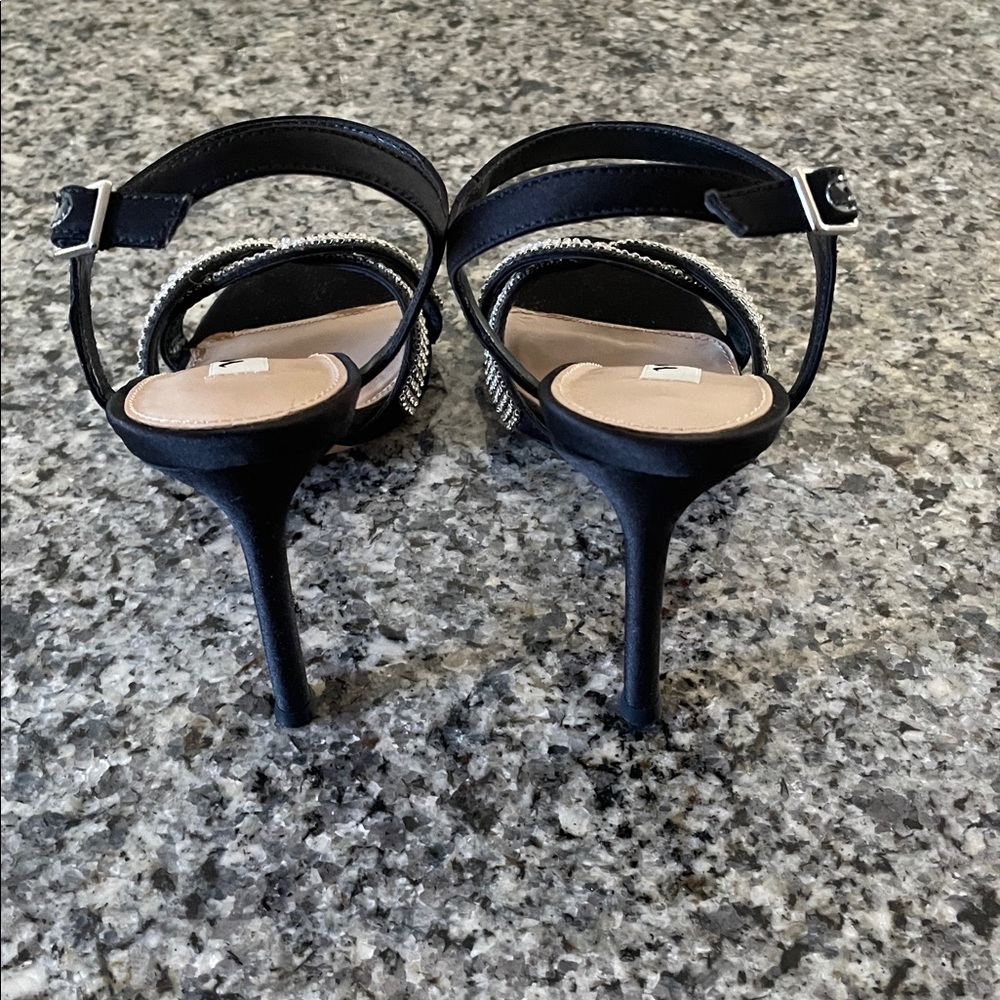 Nina Heels - Picture 2 of 11